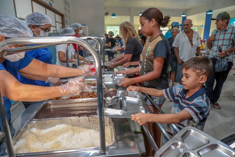 Restaurante Popular de Rio Branco reabre após atender desabrigados durante inundação