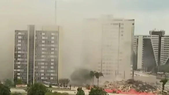 Inaugurado em 1973, o Torre Palace funcionou por 40 anos e foi o primeiro prédio do setor hoteleiro norte da capital federal. Durante seu funcionamento, o local hospedou autoridades e personalidades nacionais e internacionais. • CNN