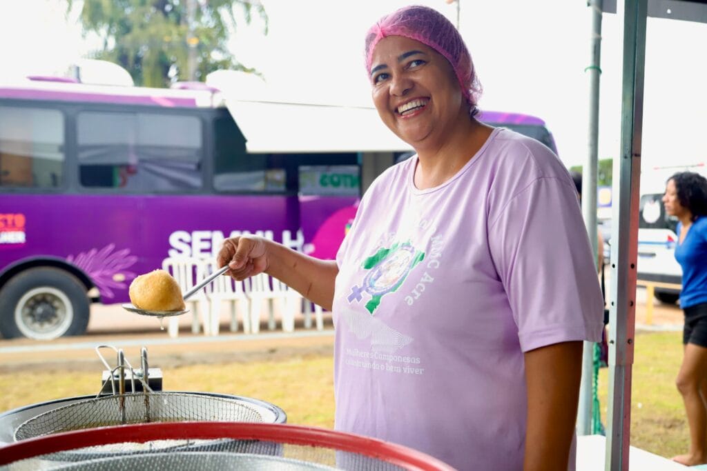 Feira de empreendedorismo feminino gera renda para mulheres no Juntos Pelo Acre