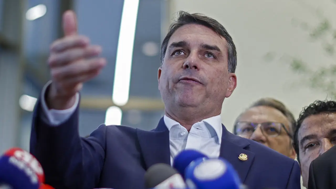 Datafolha: 88% dos eleitores de Flávio Bolsonaro apoiam candidatura mesmo após Dark Horse